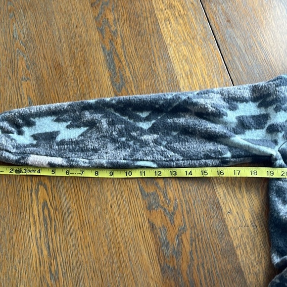 Lucky Brand Gray and Pink Patterned Cardigan Fringe Size Large - Picture 11 of 15